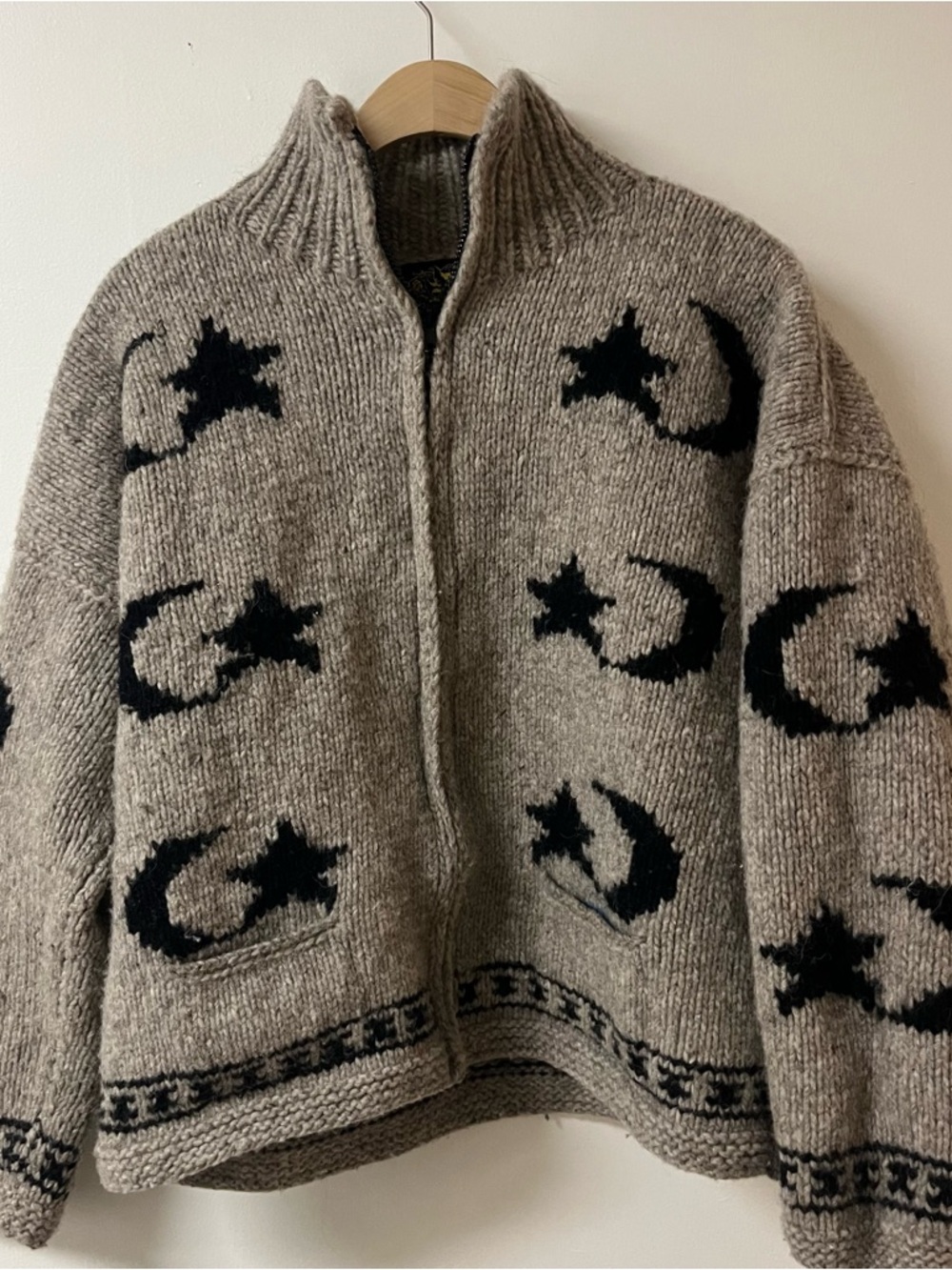 Chunky Zip Front Cardigan with Star & Crescent Motif - Gray/Black